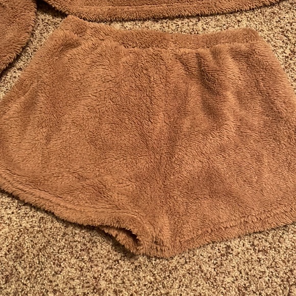 Fuzzy Set - Picture 4 of 5